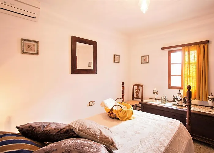 Dom wakacyjny Owl Padrina - Walking To The Old Town