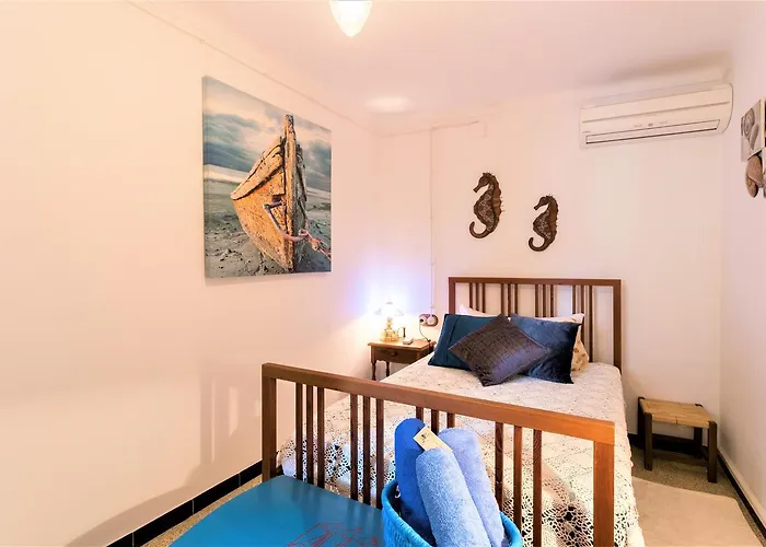 Owl Padrina - Walking To The Old Town *