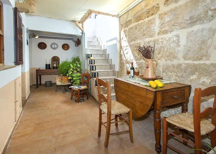 Dom wakacyjny Owl Padrina - Walking To The Old Town