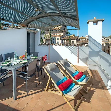 Owl Padrina - Walking To The Old Town