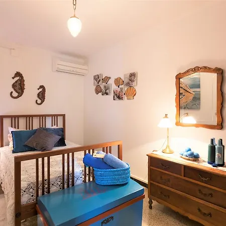 Owl Padrina - Walking To The Old Town *