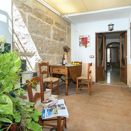 Owl Padrina - Walking To The Old Town *